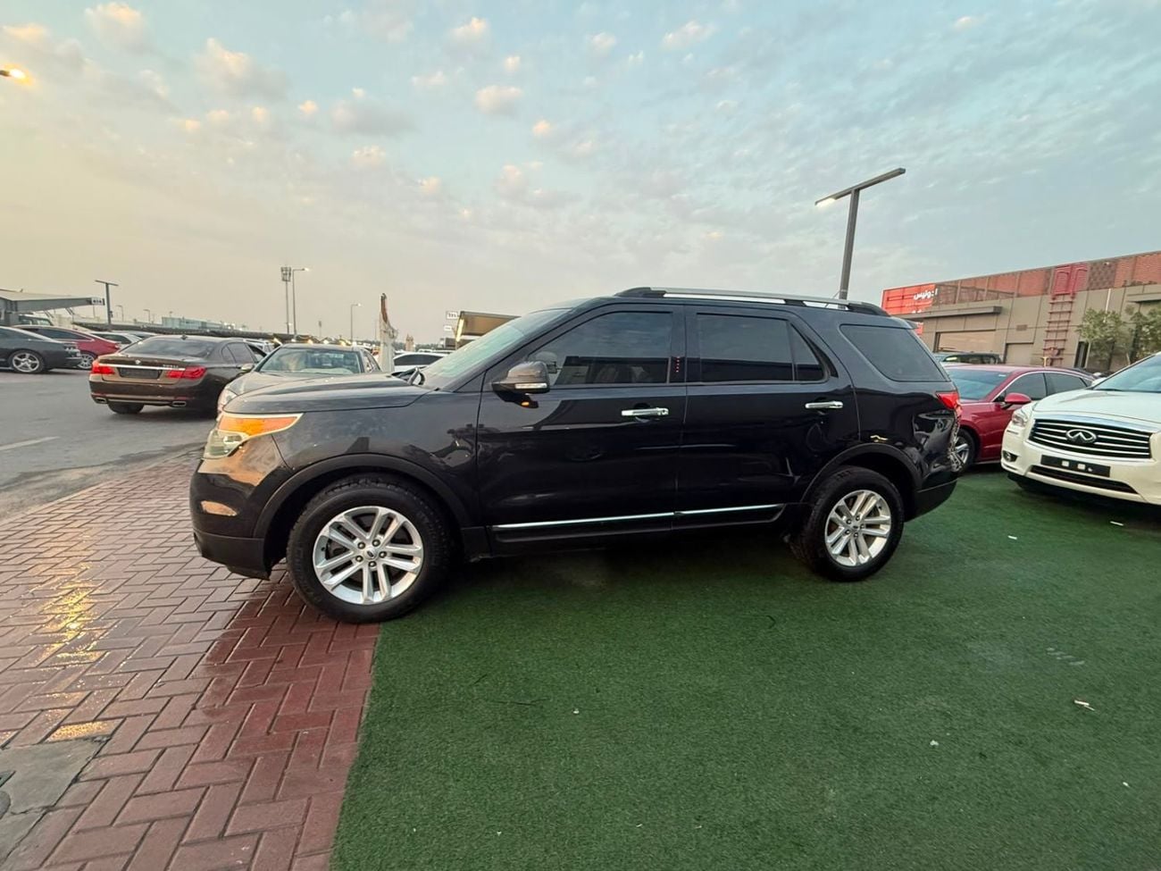 Ford Explorer XLT panoramic sunroof, 4x4