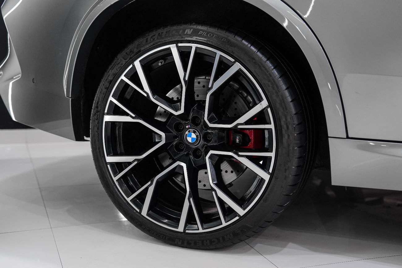 BMW X5M Competition 4.4L Carbon Interior, Driving Assistance Pro, GCC Spec!!