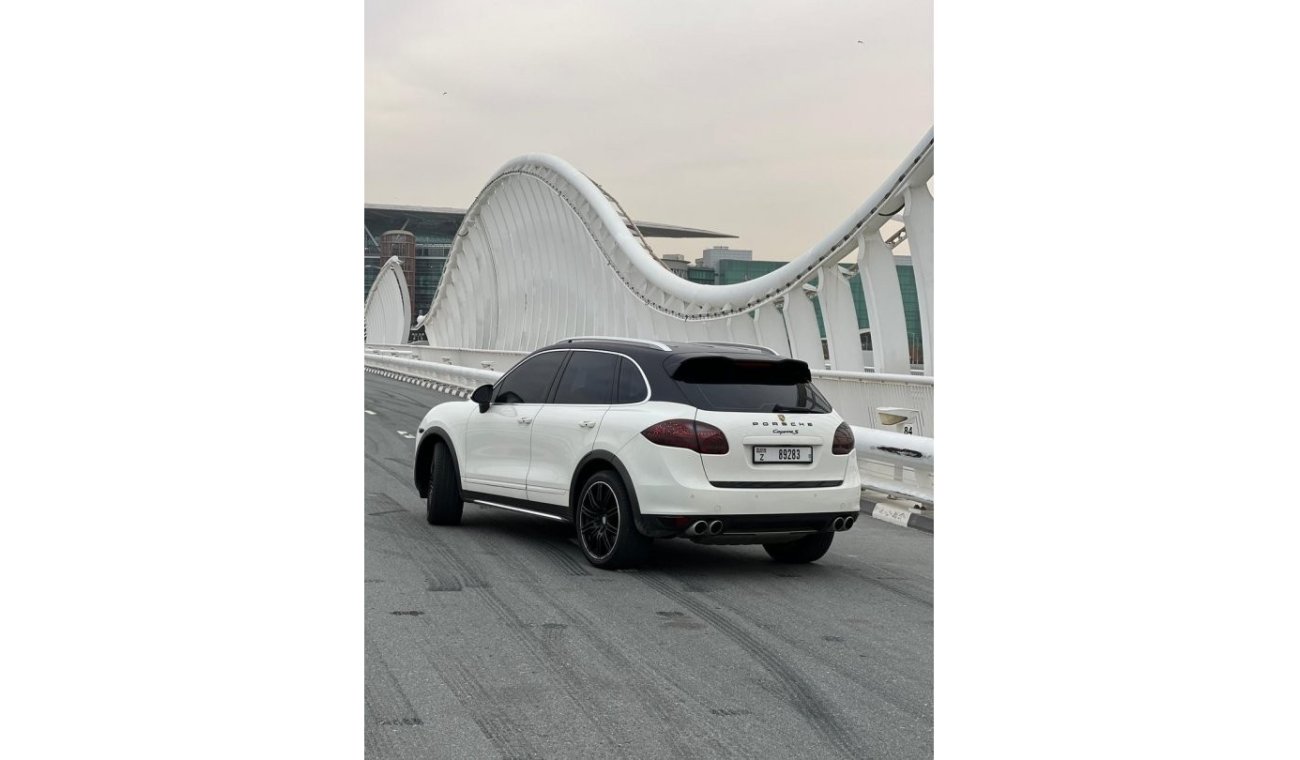 Porsche Cayenne PORSCHE FULL OPTION CLEAN CAR DUBAI PASS