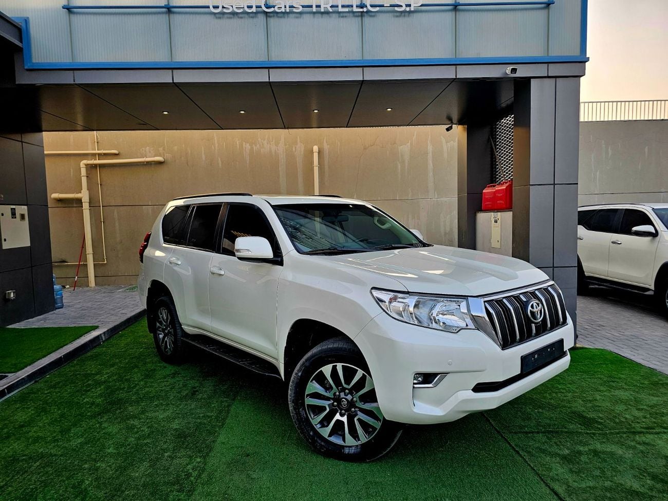 Toyota Prado GXR PRADO GXR / V6 4.0 / SUNROOF / LEATHER / LOW MILEAGE