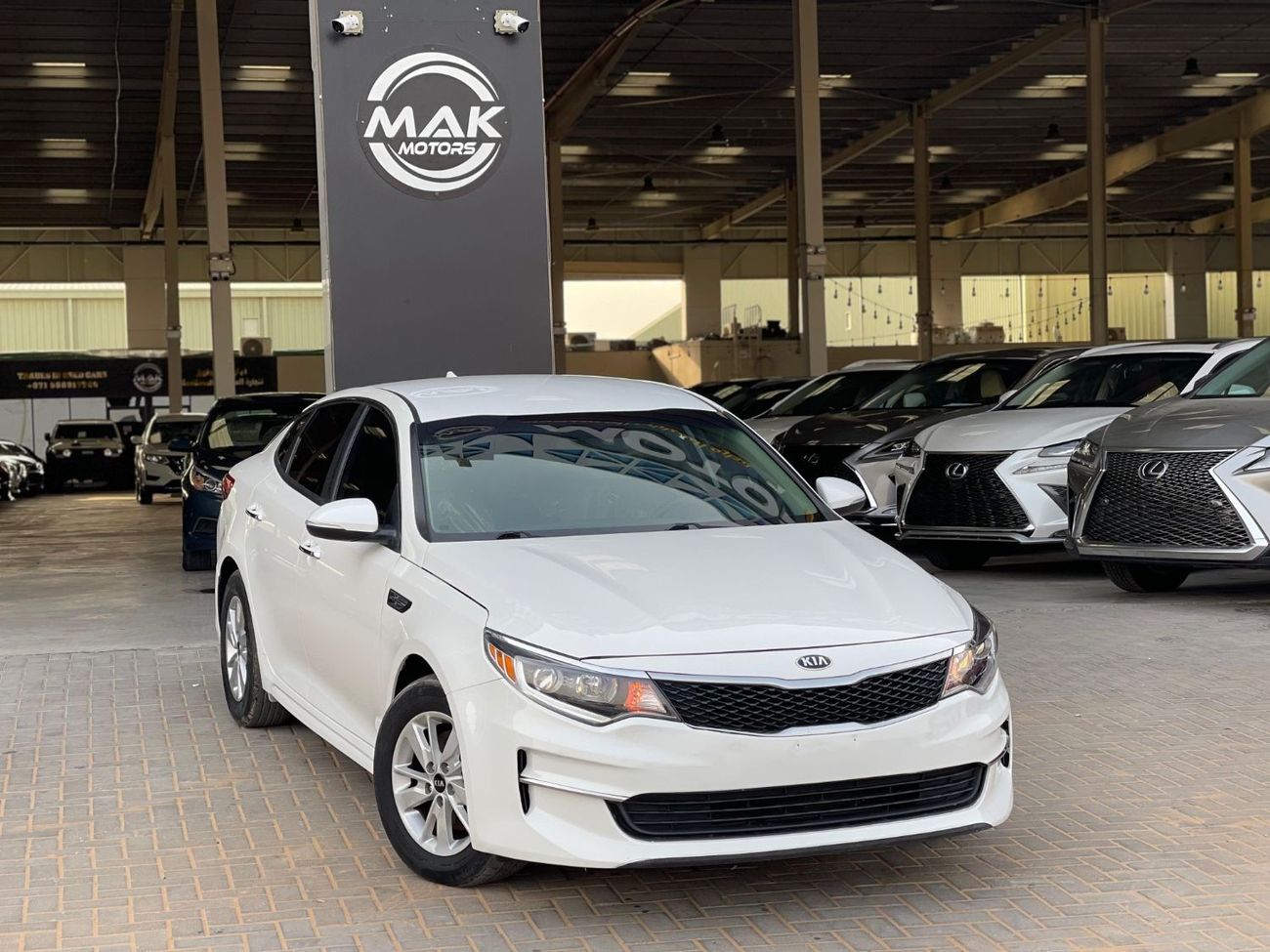 Kia Optima Optima / white / 2018 / in perfect condition