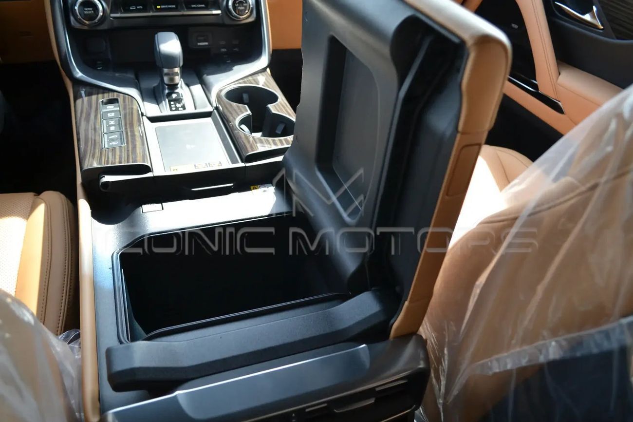 لكزس LX 700h Signature