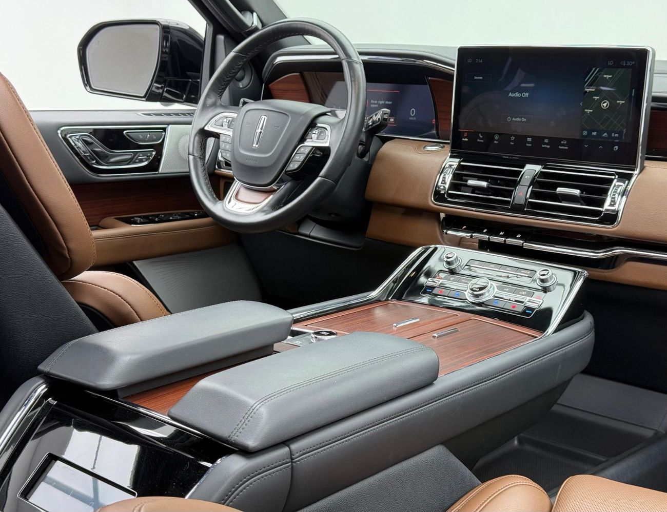 Lincoln Navigator Presidential 3.5L 2023 Lincoln Navigator Presidential, 2028 Lincoln Warranty + Service Pack, Very Lo