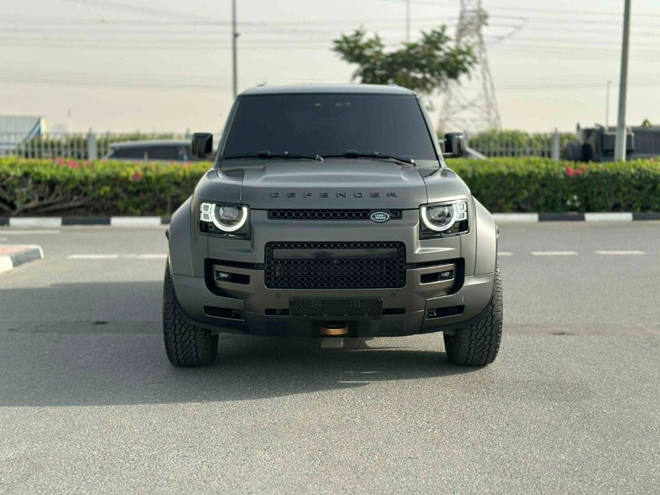 Land Rover Defender Defender Octa 2025 GCC Specs