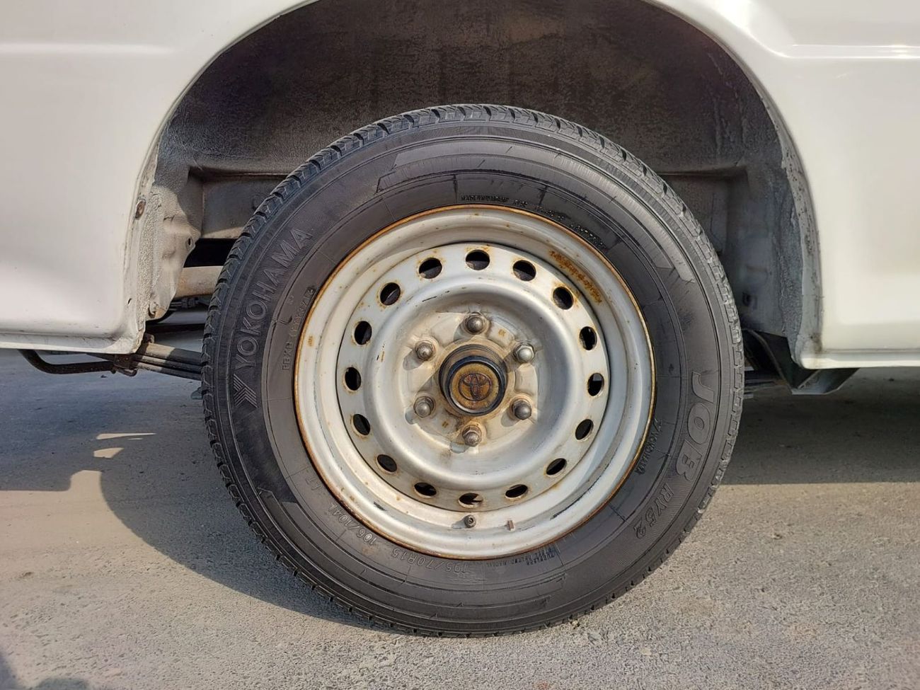 تويوتا هاياس TOYOTA HIACE COMMUTER VAN RHD 2001 MODEL 3.0 L DIESEL MANUAL(PM08349)