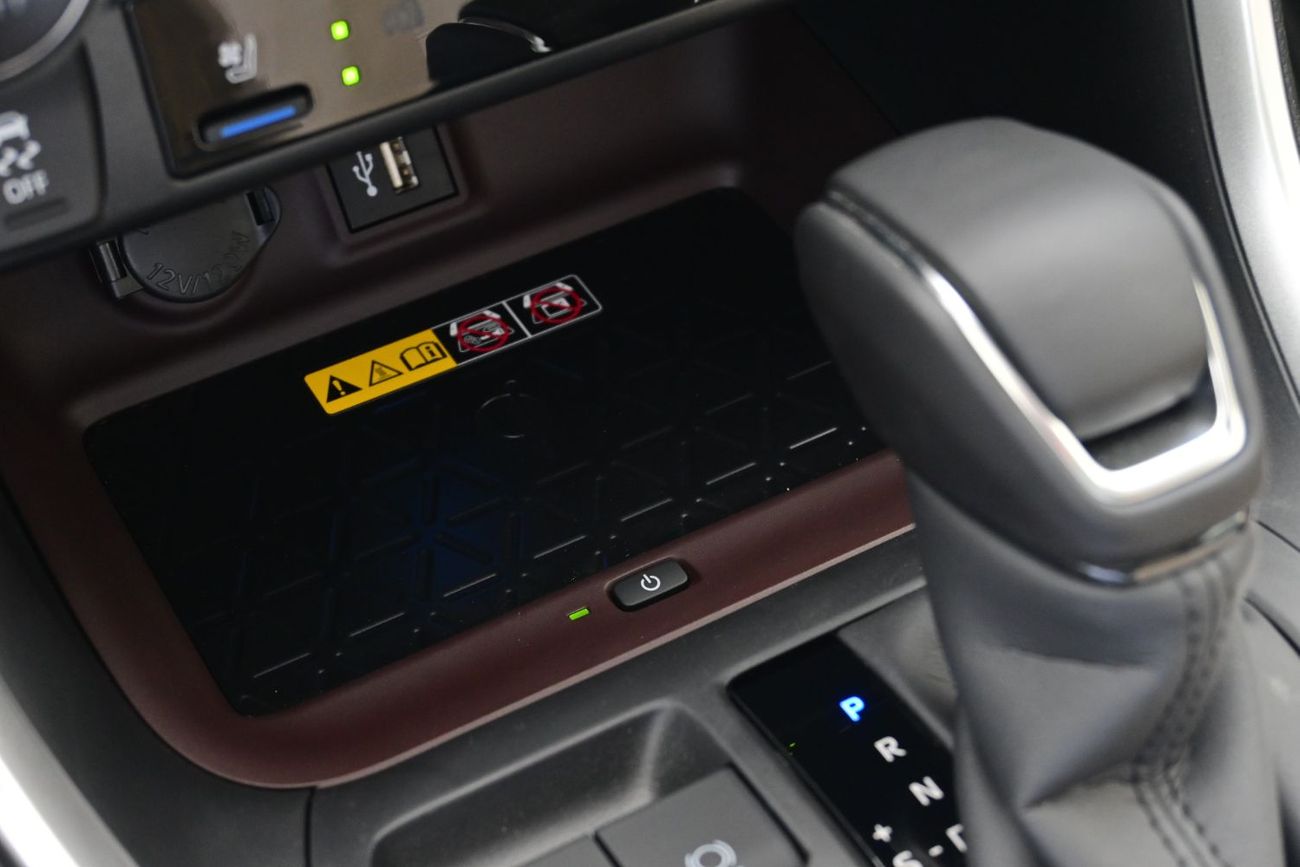 تويوتا راف ٤ Toyota RAV4 Limited 2.5L Hybrid AWD, Side Radar, GCC