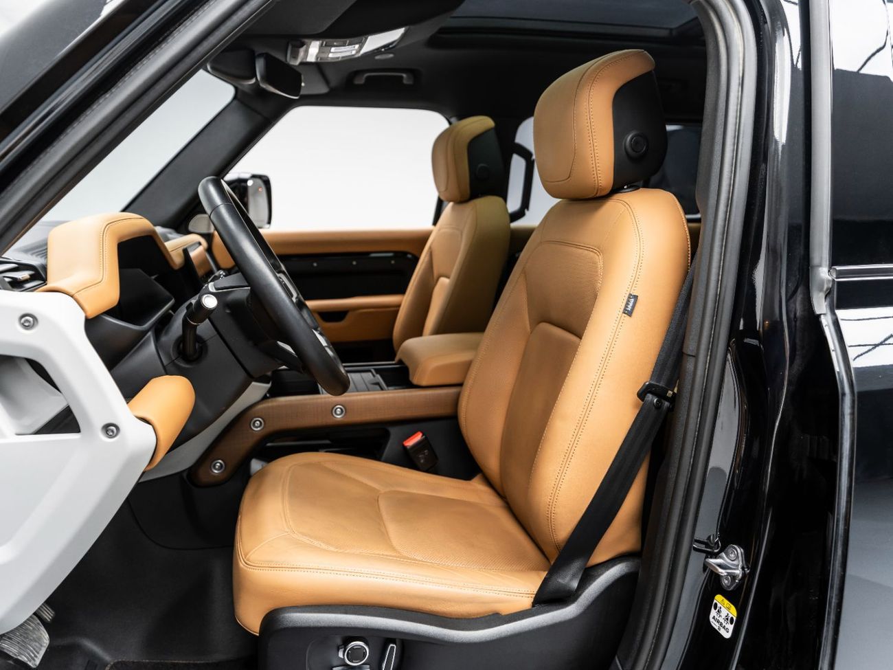 Land Rover Defender 2023 Land Rover Defender 130 P400 HSE, 2028 Warranty + Service History, Low KMs, GCC