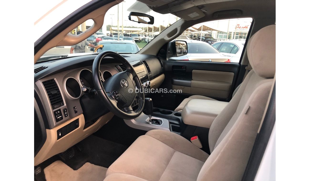 تويوتا سيكويا موديل 2013 خليجي حاله ممتازه من الداخل والخارج