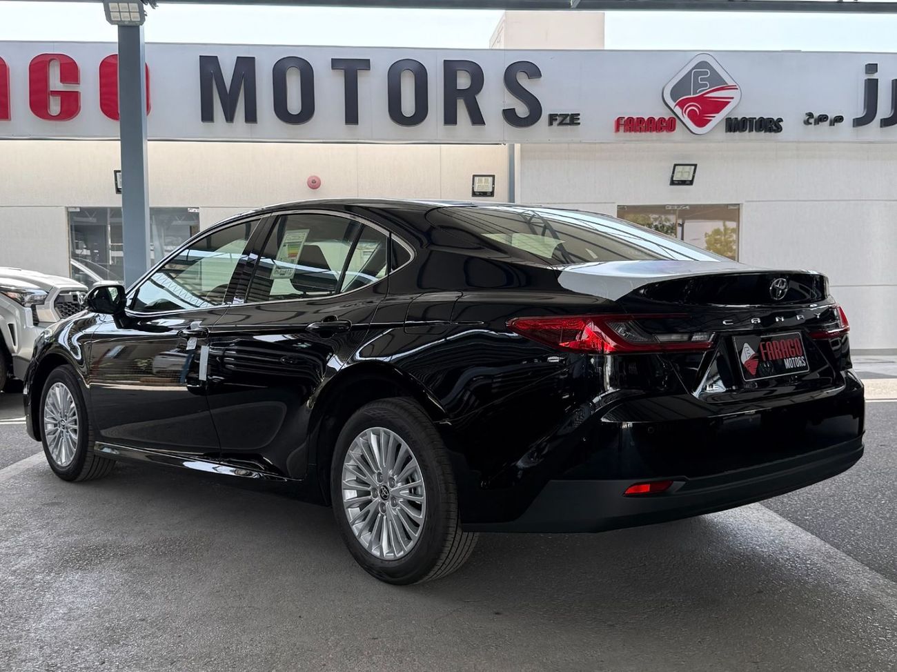 Toyota Camry LE 2.5 MADE IN JAPAN *EXPORT ONLY**التصدير فقط خارج الخليج***