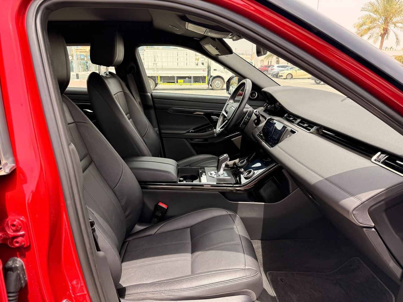 لاند روفر رانج روفر إيفوك P200 R-Dynamic SE 2.0L