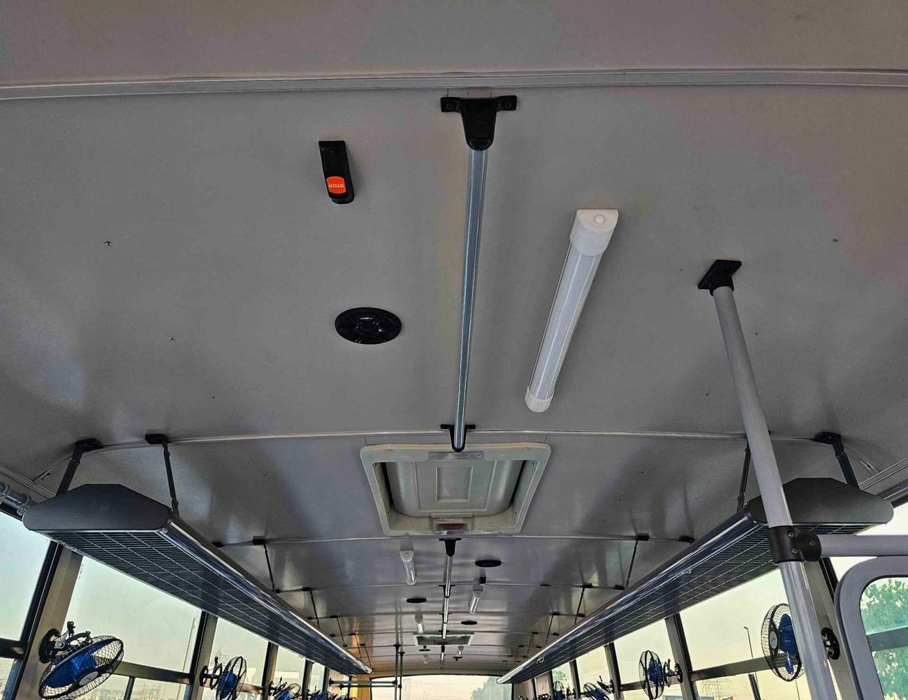 تاتا LPO 1618 5600 CC / V8 / Non AC / 63 Seater / Highroof with Headrest and Seat Belt (CODE # 69095)