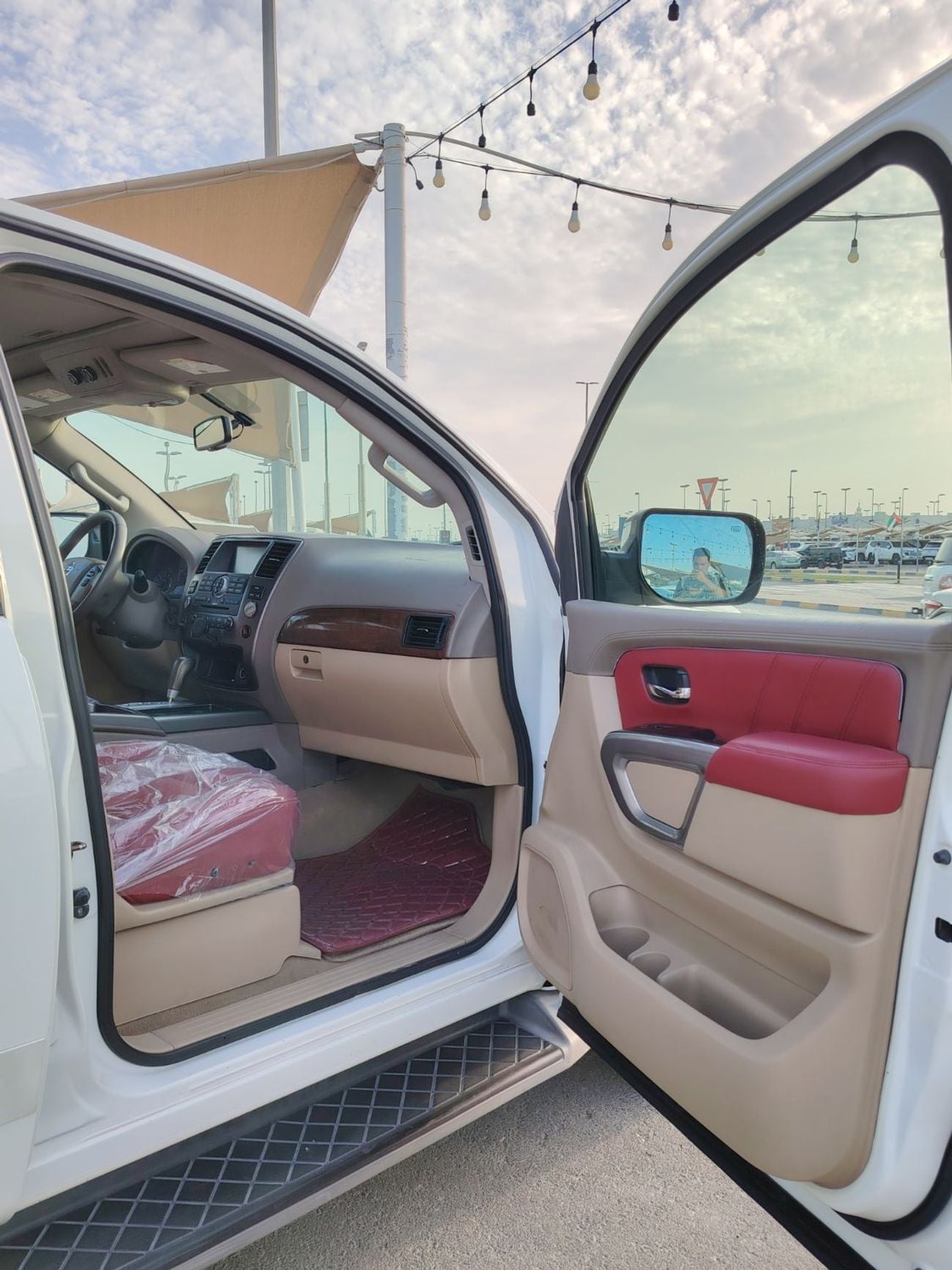 Nissan Armada LE 5.6L (320 HP)