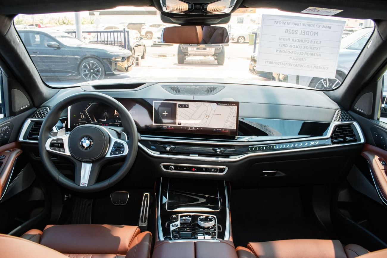 بي أم دبليو X7 The 2026 BMW X7 M40i xDrive is a full-size luxury performance SUV that blends V8 power, advanced tec