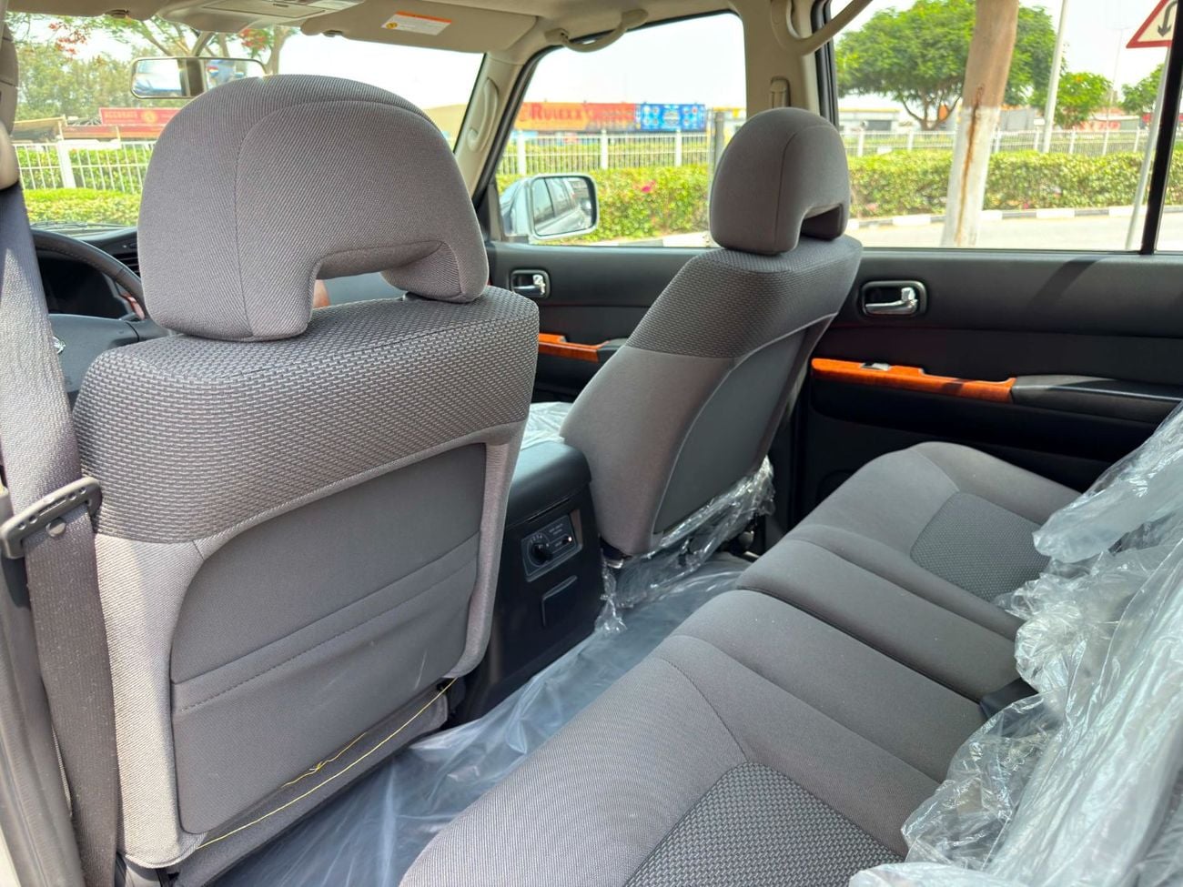 Nissan Patrol SUPER SAFARI HT **2024**GCC SPEC NEAT AND CLEAN