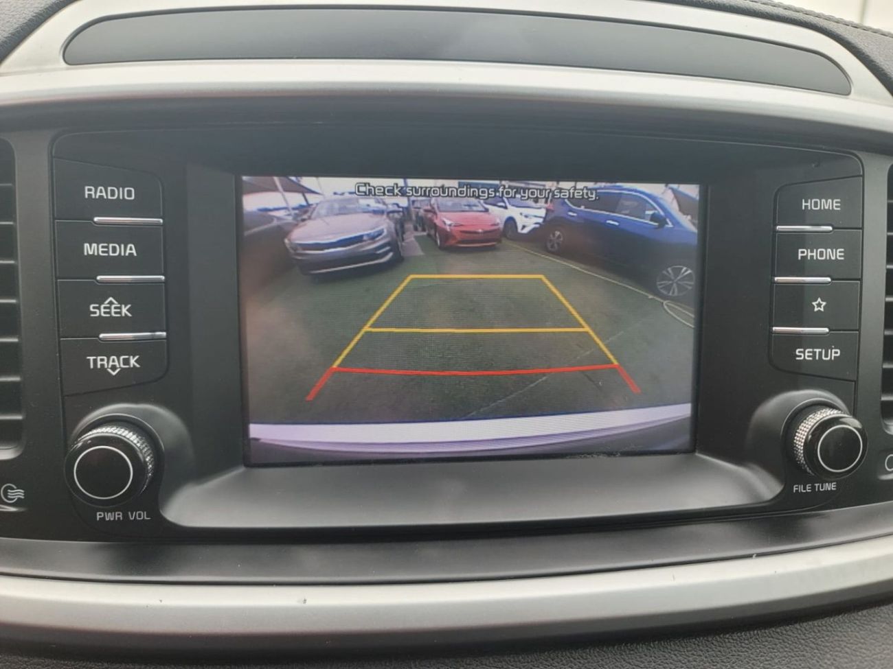 كيا سورينتو Mid Option 3.3L