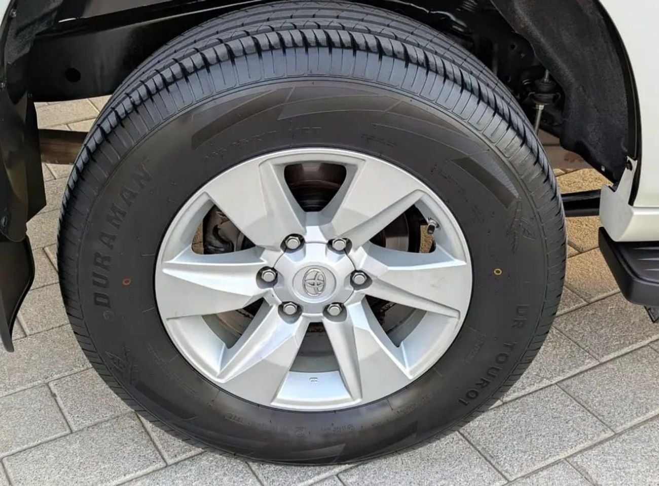 Toyota Prado Toyota prado 2022MODEL TXL 2.7L v4 petrol Engine Colour White Transmission Automatic Interior.Begie