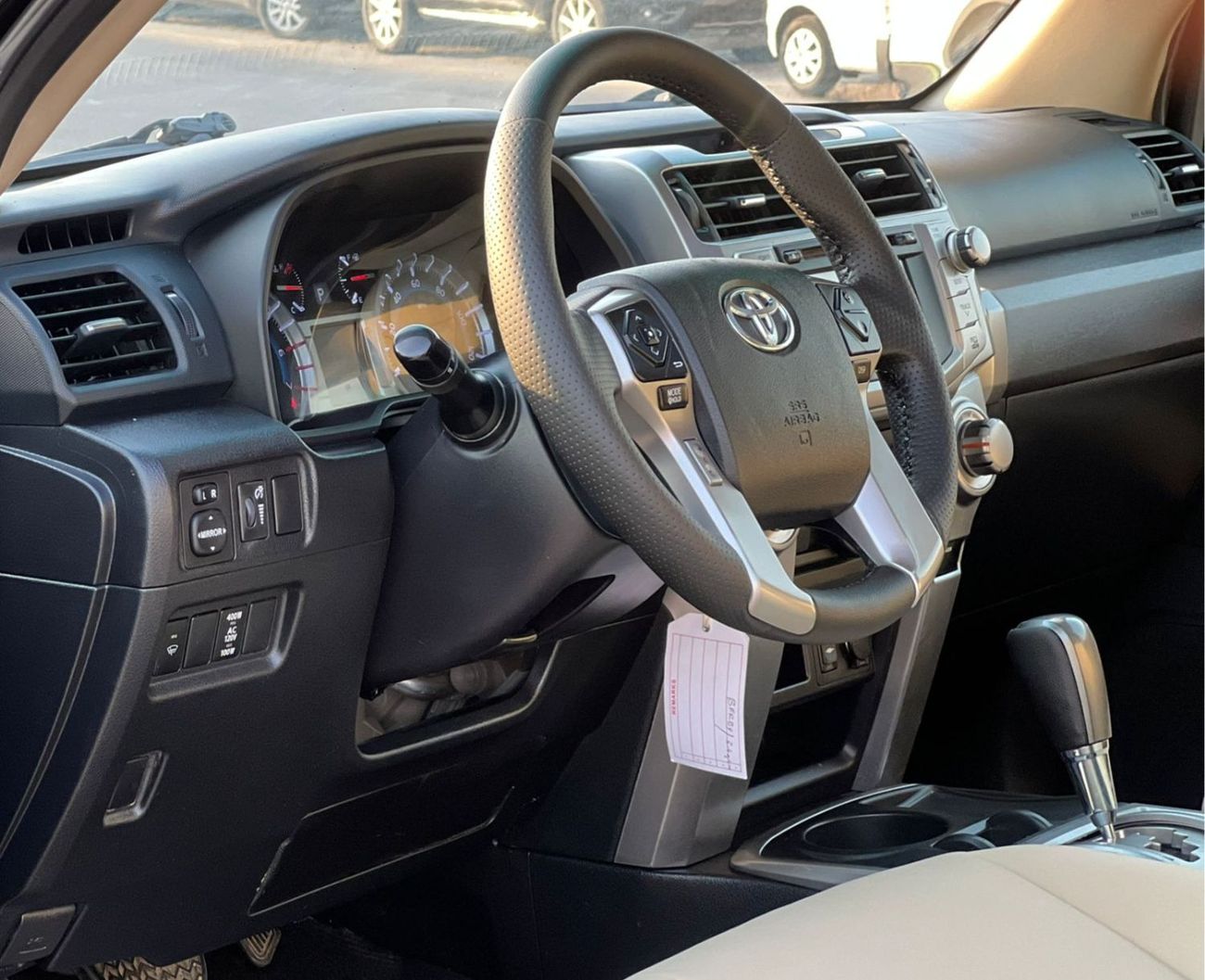 تويوتا Runner4 2015 Toyota 4Runner SR5 Premium - Rear CAM & Leather Seat - Sunroof - 7 Seater - V6 4.0L -