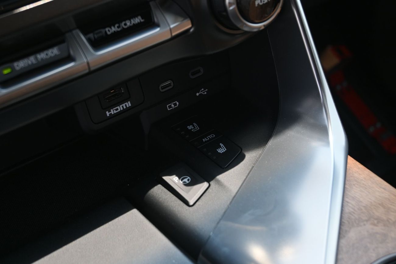 Lexus LX700h SIGNATURE 3.5L Twin-Turbo + Hybrid V6, Model 2026, Color Black inside Tan