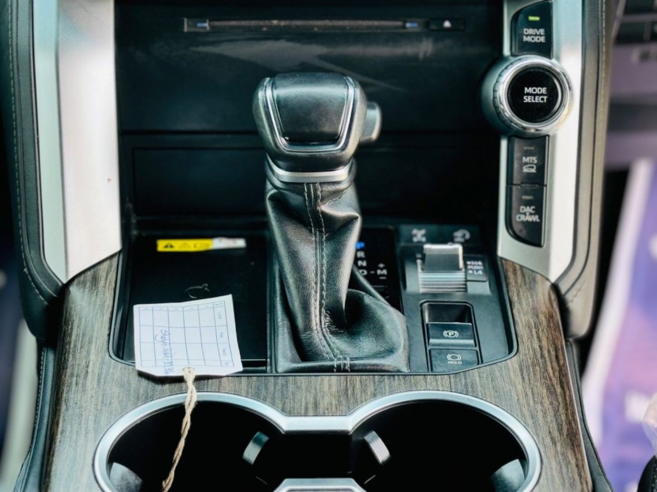 تويوتا لاند كروزر TOYOTA LAND CRUISER VXR TWIN-TURBO RIGHT HAND DRIVE DIESEL