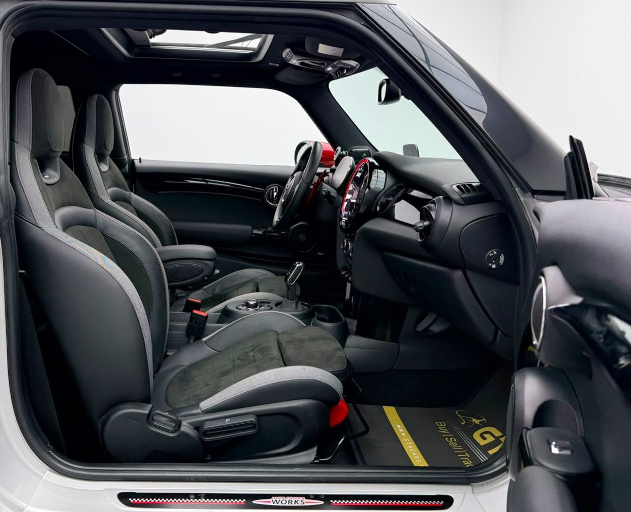 Mini John Cooper Works STANDARD 2022 MINI John Cooper Works, Auto Guard Warranty, Full Agency Service History, GCC Specs.