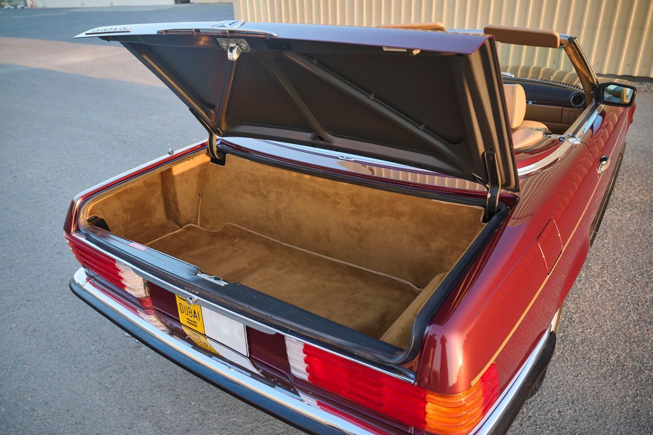 Mercedes-Benz SL 560 - 23,000 Original Kilometres