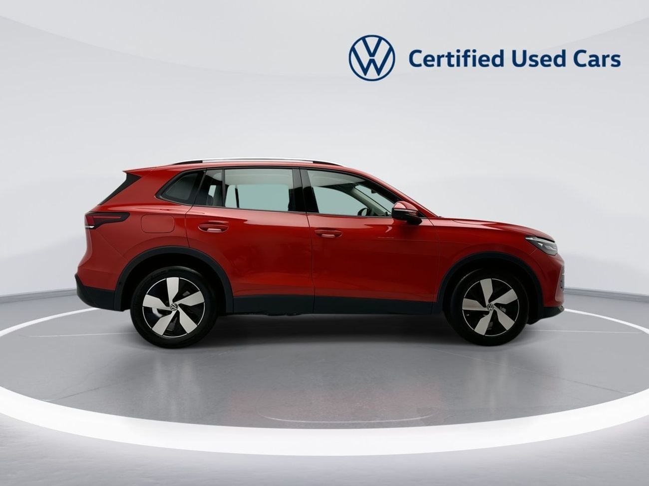 Volkswagen Tiguan Tiguan LIfe + fabric seats (REF#54467) - 28,100 AED SAVINGS from New Car