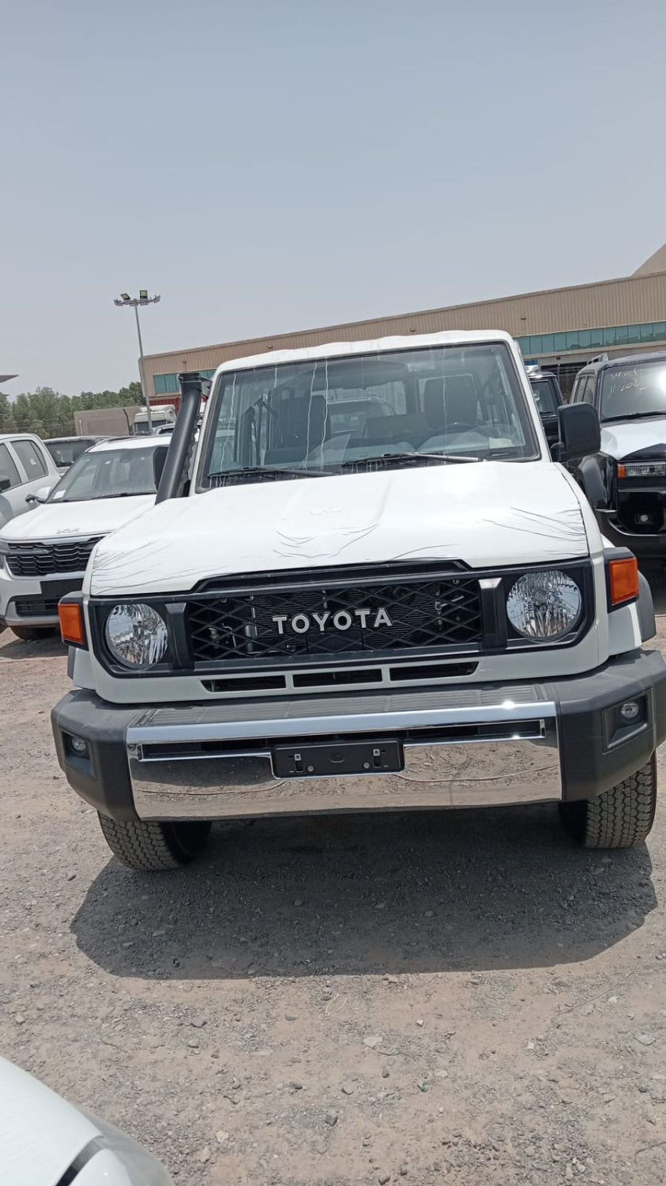 تويوتا لاند كروزر 70 Toyota Land Cruiser 76 05 Door Hard Top 2.8L Auto
