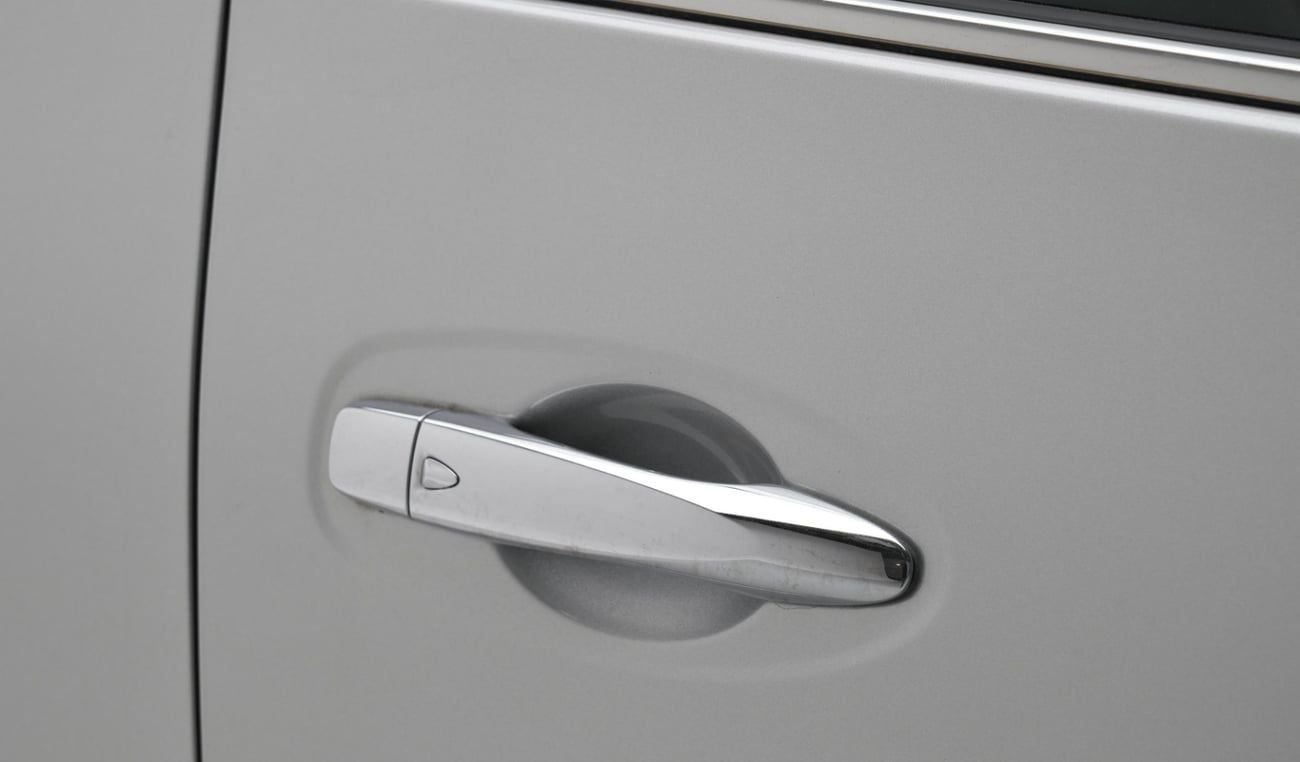 Nissan Navara ECT0043 - Nissan Navara LE Plus - DCab Pick Up - 2.4L Petrol Manual 4wd White