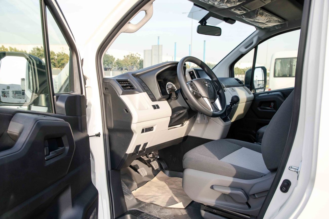 تويوتا هاياس 2.8L - White Inside Dark Grey | Export Only