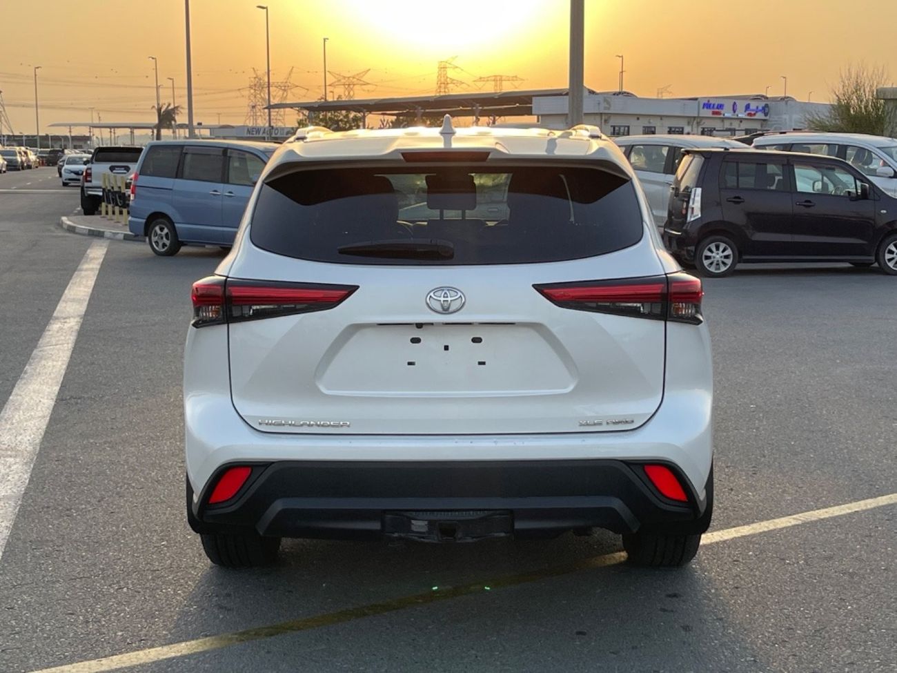 Toyota Highlander 2021 TOYOTA HIGHLANDER XLE 4x4 FULL OPTIONS IMPORTED FROM USA