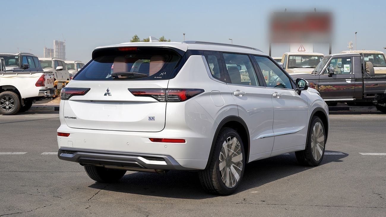 ميتسوبيشي آوتلاندر HIGHLINE ميتسوبيشي أوتلاندر 2026 – الفئة البريميوم (G09)  2.5 لتر | SUV بسبعة مقاعد | مواصفات الخليج
