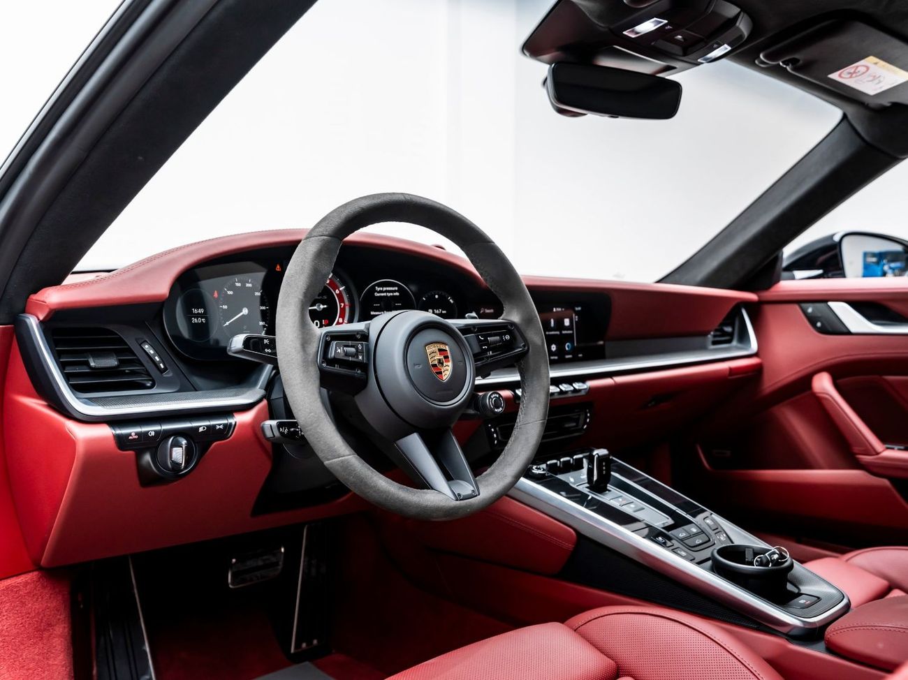 Porsche 911 Turbo S 3.8L (640 HP) Coupe