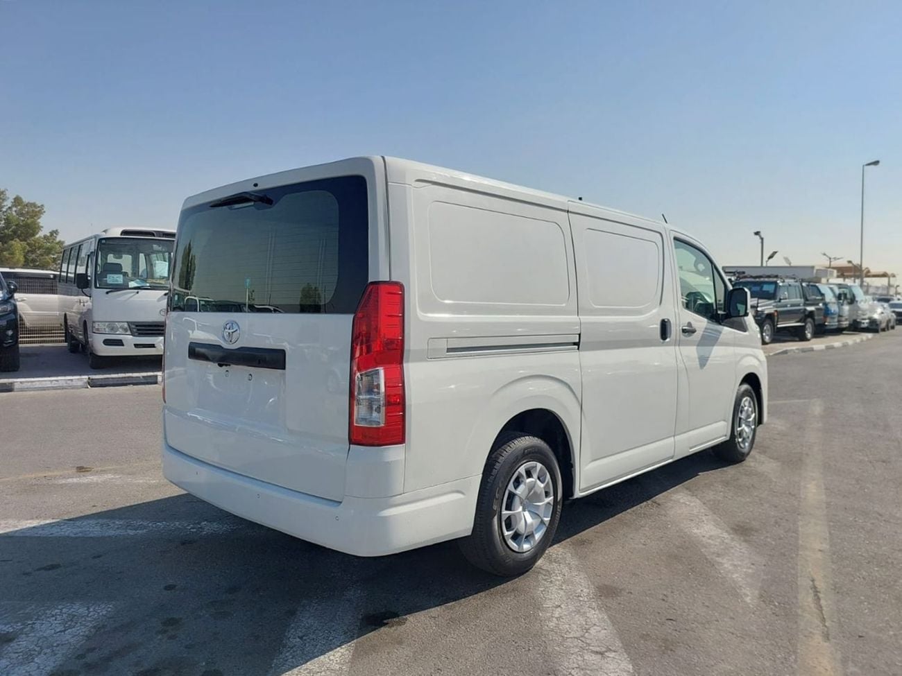 Toyota Hiace (RAMADAN OFFER) TOYOTA HIACE  VAN RHD 2025 MODEL 2.8 L DIESEL AUTOMATIC(PM80832)