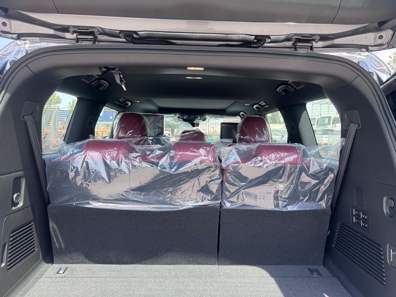 Nissan Patrol SE Platinum City 3.8L (Ext _GRAY  Inter_BURGUNDY)