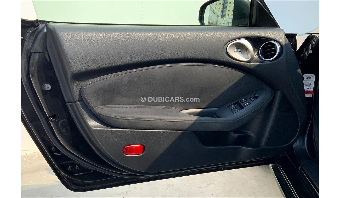 نيسان 370Z Standard