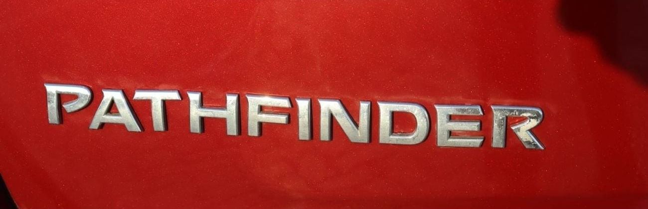 Nissan Pathfinder SV 3.5L (271 HP) nissan pathfinder 2013 American in excellent condition