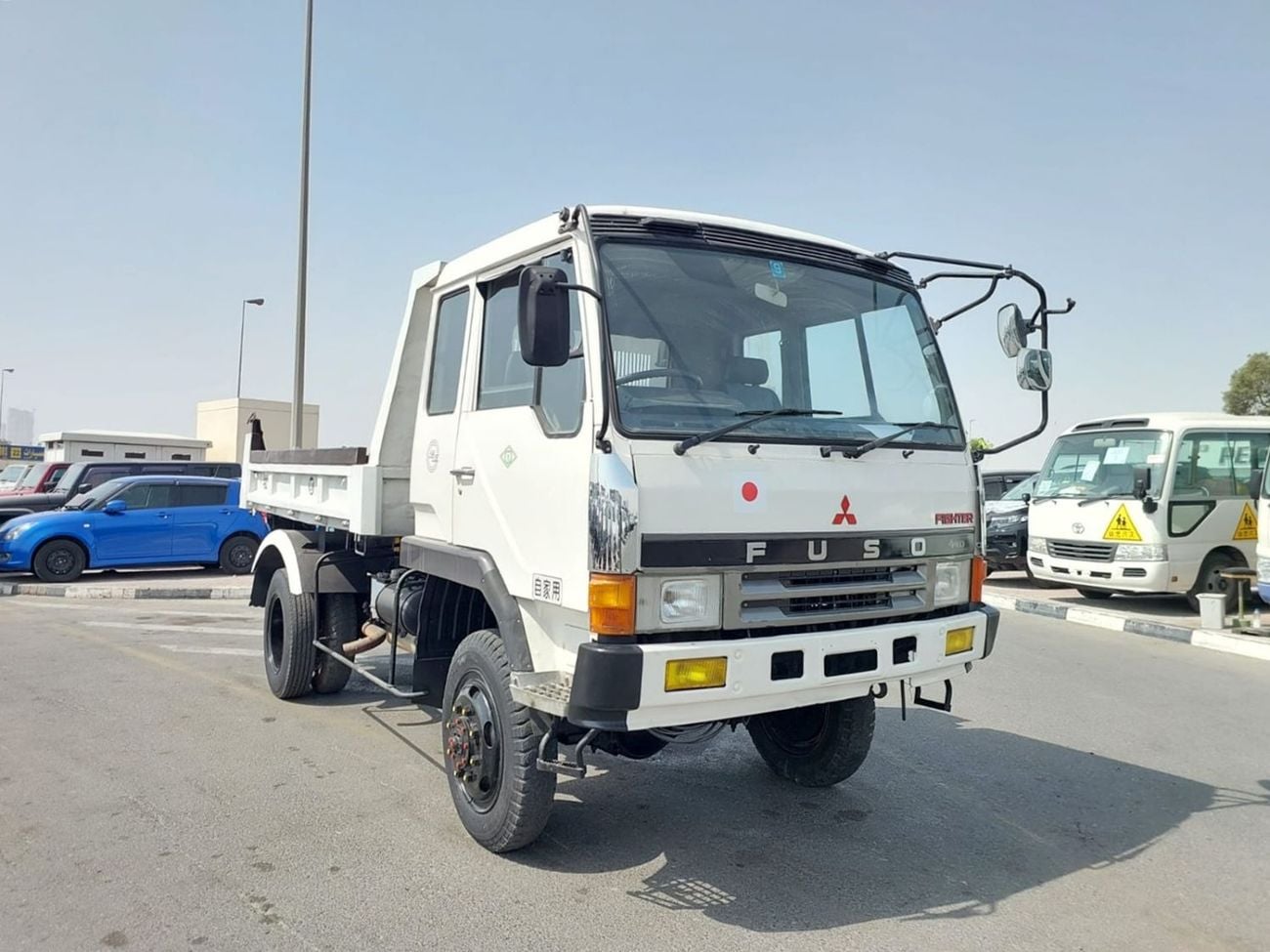 Mitsubishi Fighter (RAMADAN OFFER) MITSUBISHI FIGHTER TRUCK RHD 1990 MODEL 7.5 L DIESEL MANUAL(PM40032)