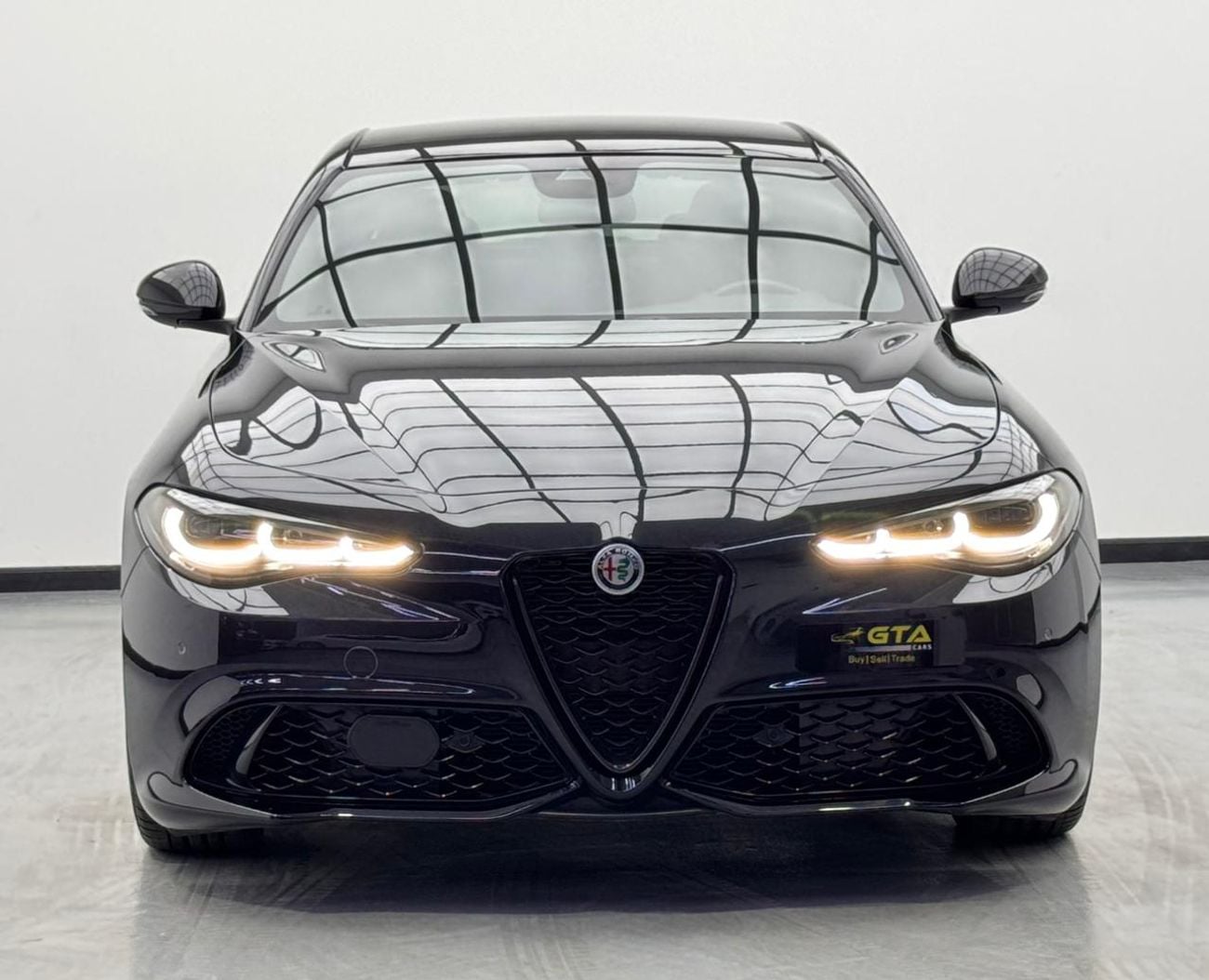 ألفا روميو جوليا 2024 Alfa Romeo Giulia Competizione Q2, 2030 Alfa Romeo Warranty + Service Pack, Very Low Km, GCC