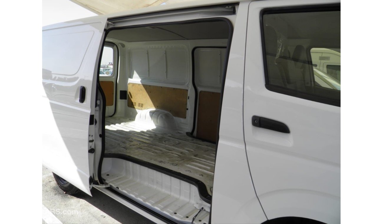 Toyota Hiace 2015 van ref#808