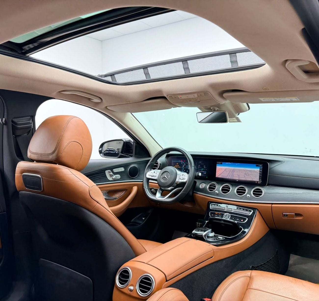 Mercedes Benz E300 AVANTGARDE SPORT 2019 Mercedes Benz E300, Warranty, Full Service History, Fully Loaded, Excellent Condition, GCC