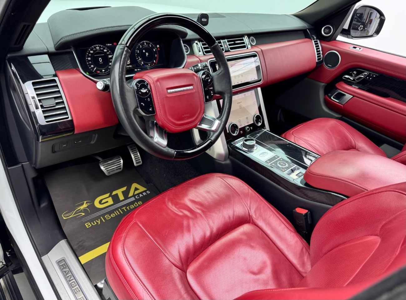 Land Rover Range Rover Vogue SE 5.0L 2018 Range Rover Vogue SE Supercharged V8, Full Service History, GCC