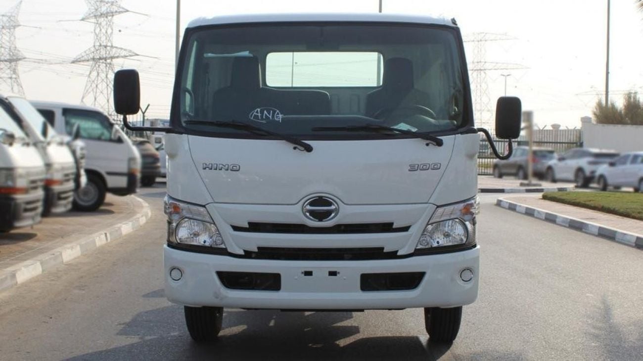 Hino 300 HINO 300 XZU 710L 6.5 TON 300S WIDE CAB 4X2 ( export only )