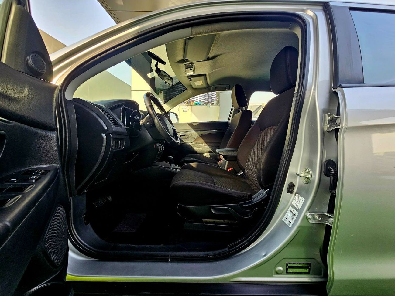 Mitsubishi ASX ASX GCC/ GLX 2.0 V4/ ORIGINAL PAINT/ LOW MILEAGE/ SINGLE OWNER