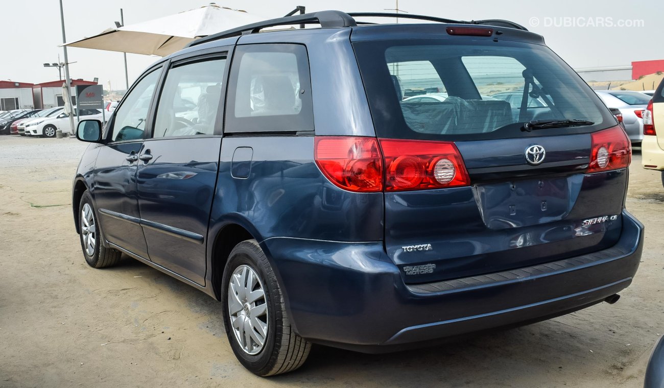 Toyota Sienna CE