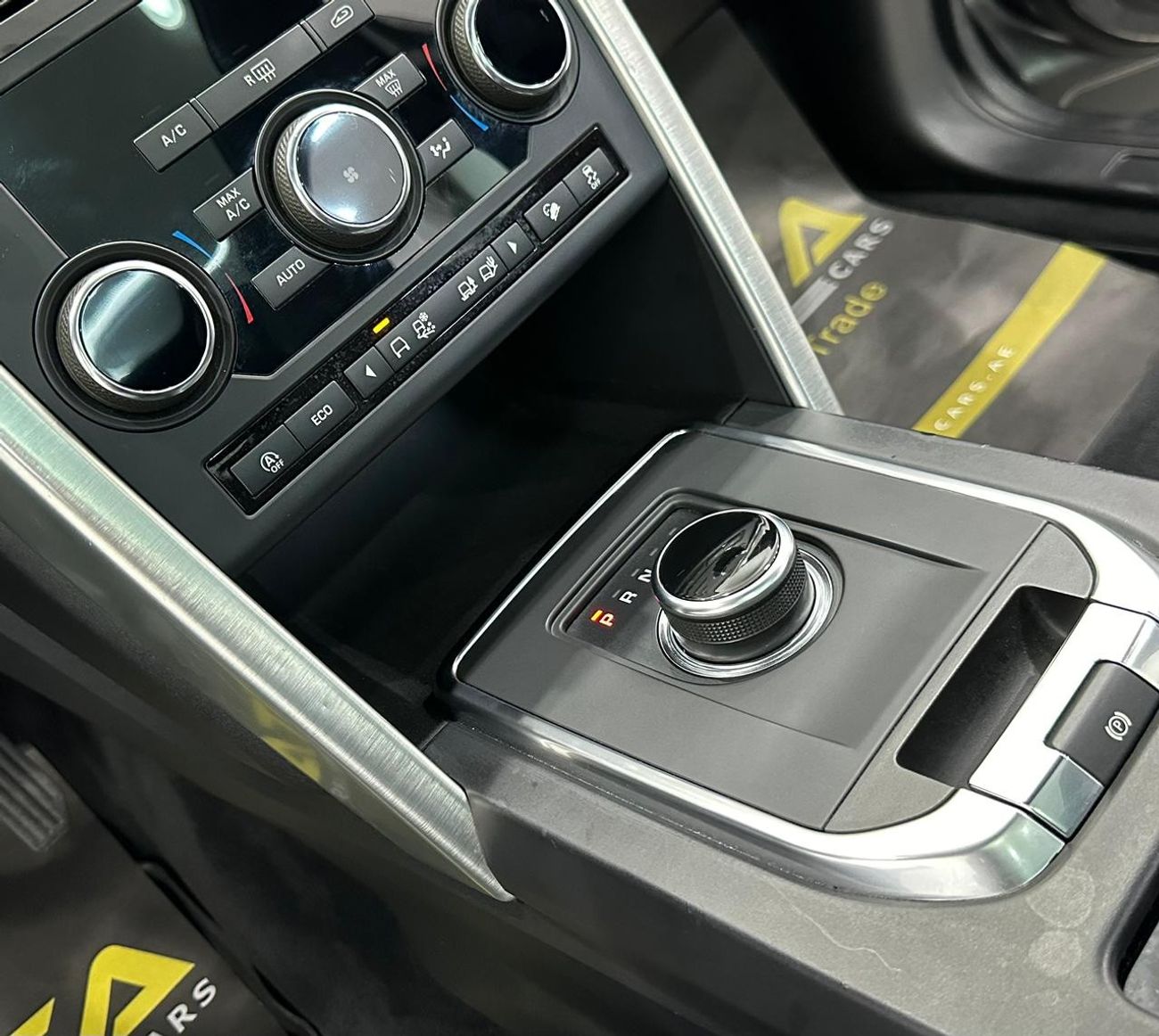 Land Rover Discovery Sport Si4 HSE 2018 Land Rover Discovery Sport HSE, 1 Year Warranty, Al-Tayer Full Service History, GCC