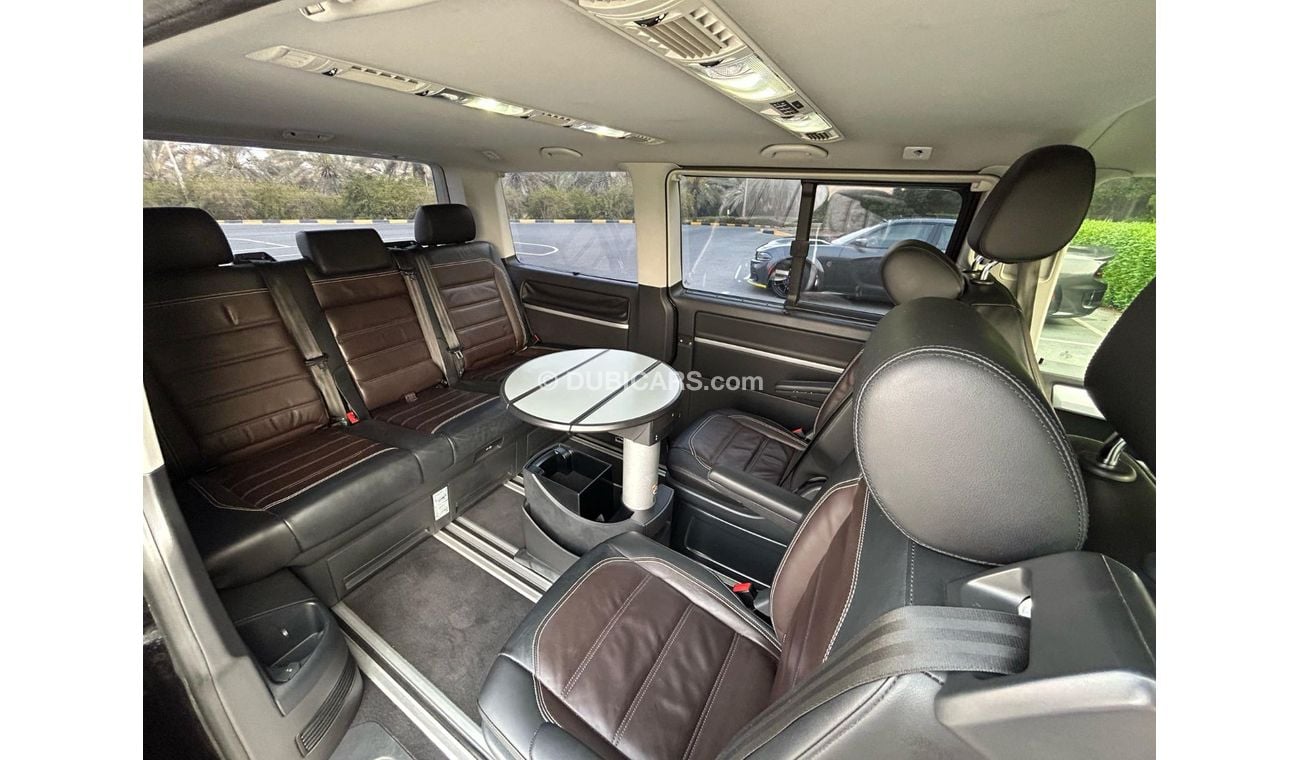 Volkswagen Multivan Hihgline Multivan 2018 GCC V4 // Orginal Paint // Accident Free // 2Keys // Perfect Condition