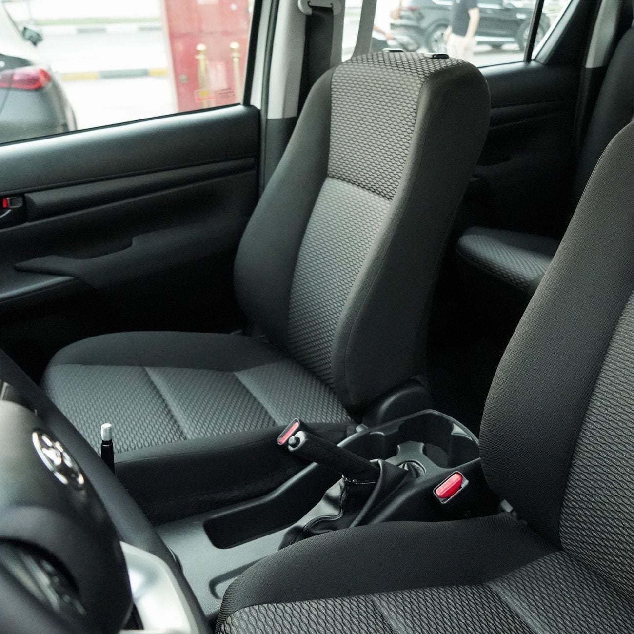 تويوتا هيلوكس DLX 2.4 L | Diesel | 4x4 | D/C | M/T | DIFFLOCK | EXPORT ONLY !