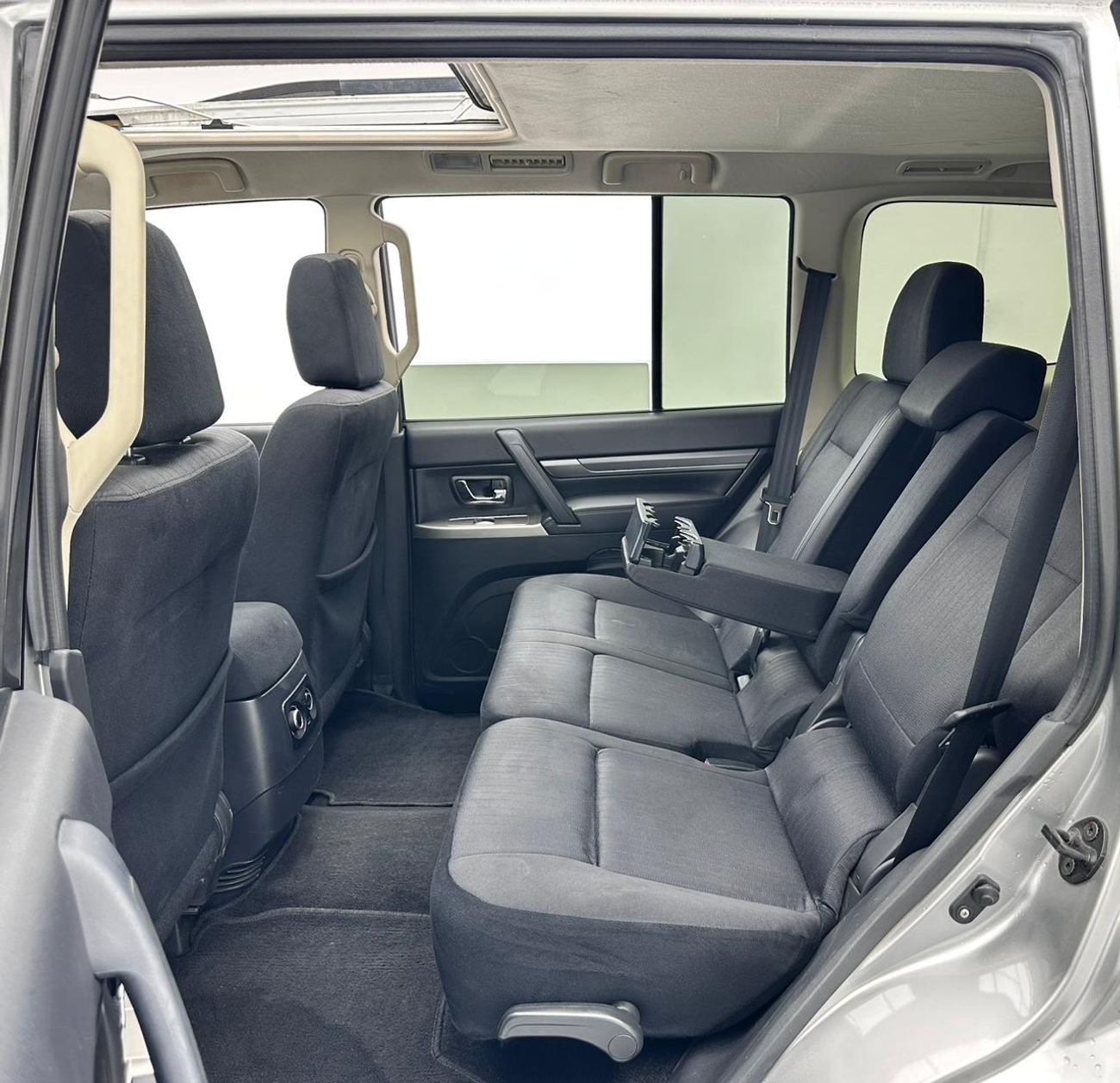 Mitsubishi Pajero 2022 Mitsubishi Pajero GLS, 1 Year Unlimited Km Warranty, Excellent Condition, GCC