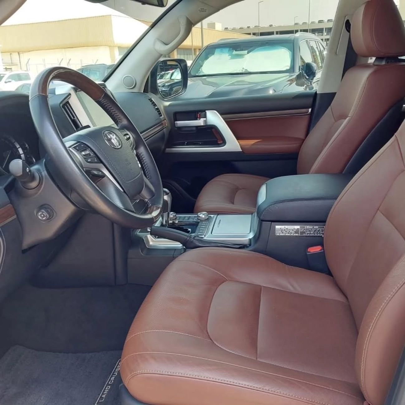 Toyota Land Cruiser TOYOTA LANDCRUISER VXR GRAND TOURING V8 5.7