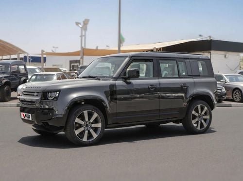 Land Rover Defender 110 3.0L 6Cyl . Automatic . Patrol . SUV/Crossover . All Wheel Drive . 5 Seats . 5 Door Land Rover Defender 110 2026 Automatic 0 Km 6 Cylinder Four Wheel Drive (4WD) SUV Carpathi